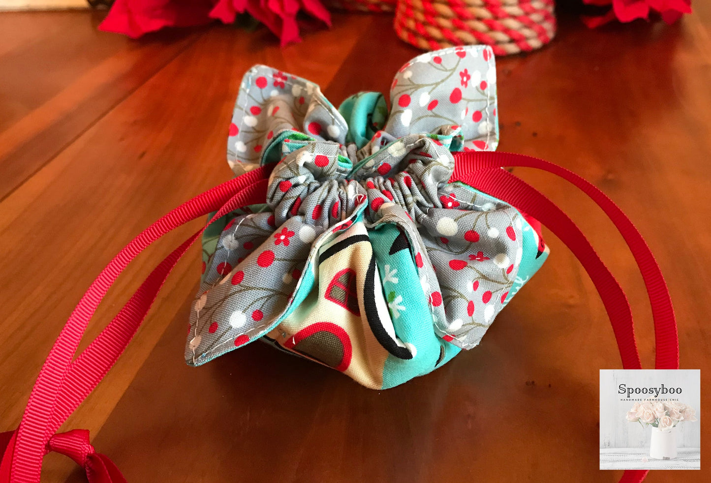 Essential Oil Pouch: 8-Bottle Fleece-Lined Holiday Print (etsy image id: 1682086986)