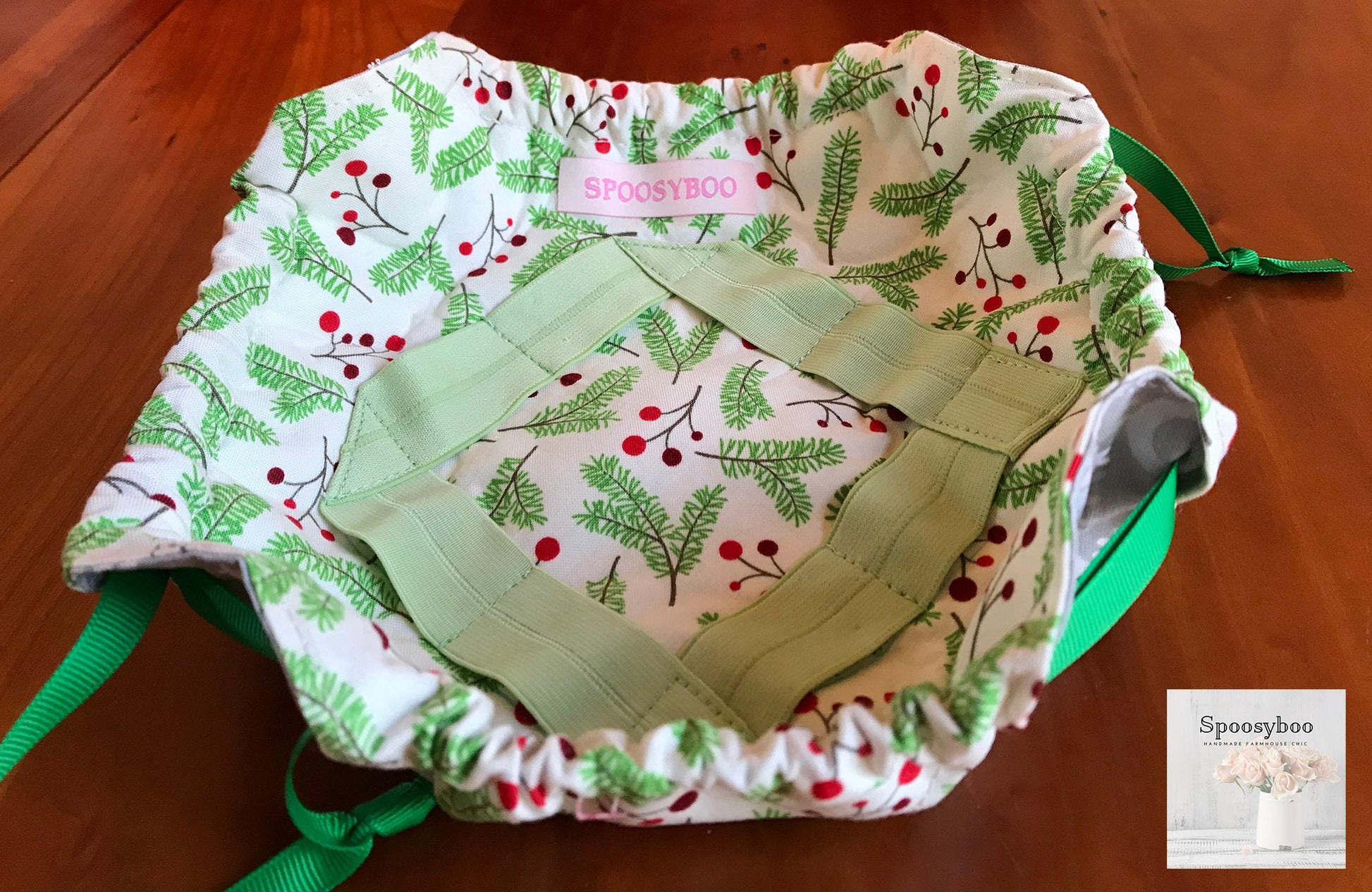 This features the inside of the back showing the elastic bottle holders (etsy image id: 1730253599)