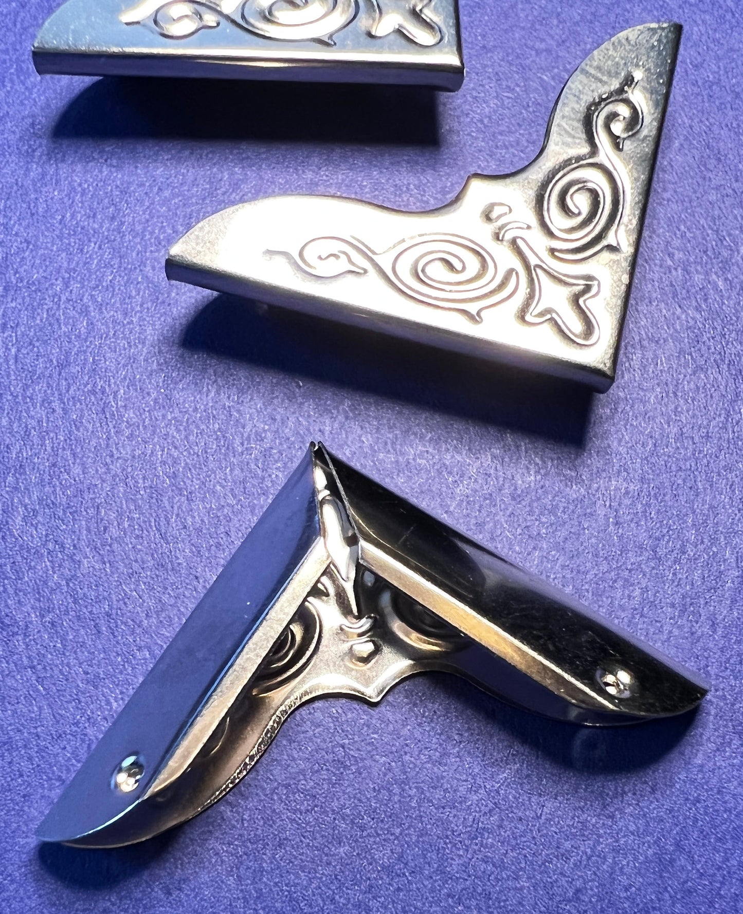 Silver Tone Book Corners: Metal Book Embellishments, Set of 4 (etsy image id: 3991277386)
